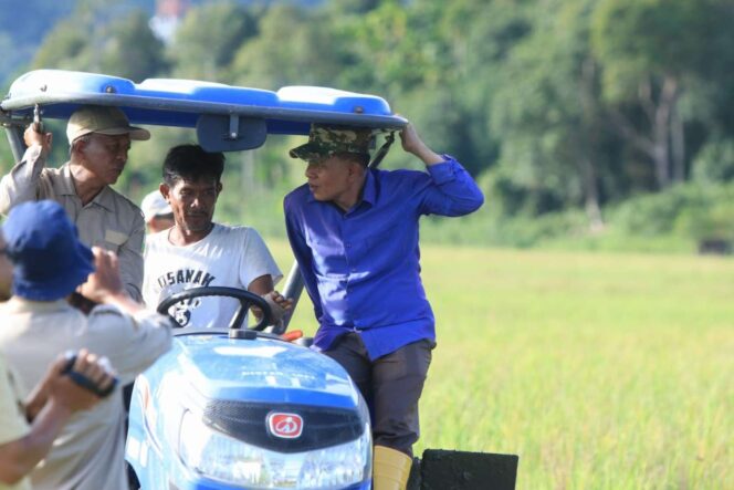
 Wakil Bupati dan Kadis Pertanian Aceh Selatan saat Launching Program BASAGA, Selasa 13 Mei 2025