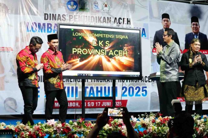 
 Bupati Aceh Barat Buka LKS Jenjang Dikmen ke-32