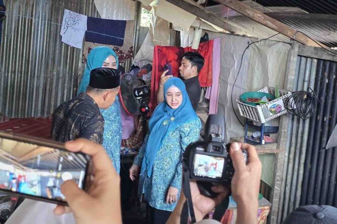 
 Syarkawi BA Dampingi Kak Ana Kunjungi Keluarga Fakir Miskin di Aceh Selatan