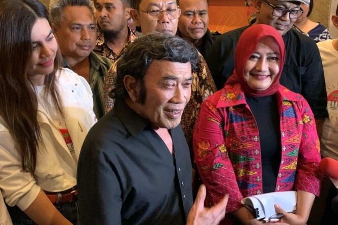 
 Terkait Isu Royalti, Rhoma Irama: Wahai Para Penyanyi Dangdut, Boleh Nyanyikan Lagu Saya 