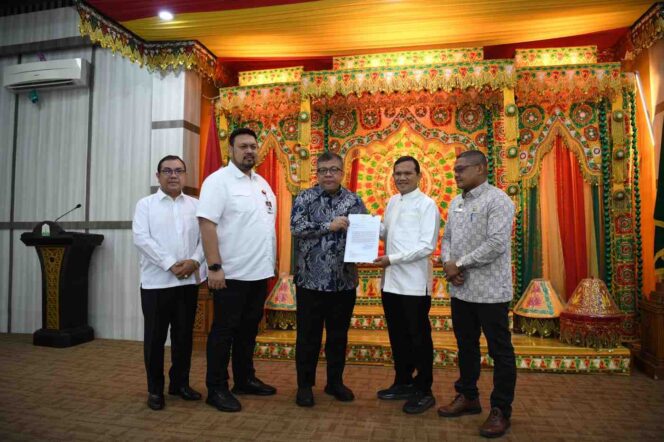 
 Wagub Fadhlullah Sambut Wamen Kementerian PKP di Aceh