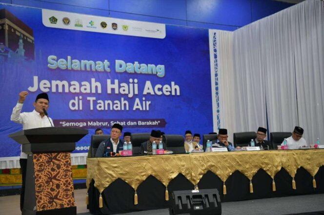 
 Wagub Fadhlullah Sambut Kepulangan Jemaah Haji Aceh