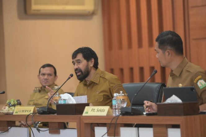 
 Gubernur Aceh H.Muzakir Manaf (Mualem) didamping Wagub dan Plt.Sekda Aceh Memimpin Rapim, Senin 23 Juni 2025