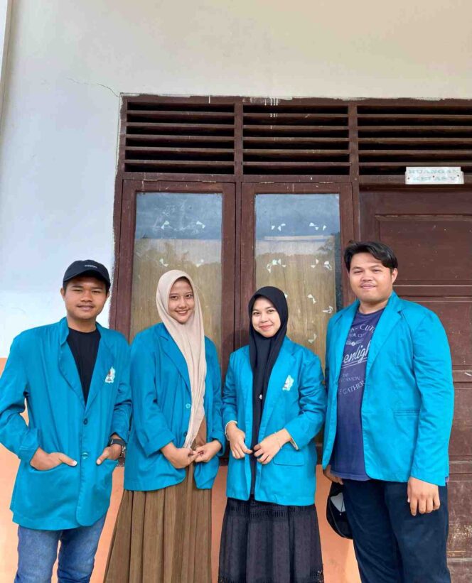 
 Mahasiswa KPM STAI Tapaktuan di Malaka Kecamatan Kluet Tengah, Nora Agustia, Dira Karuna, Ahmad Radhi Ousa dan Yusri 
