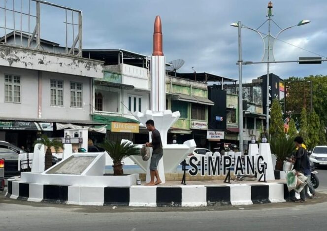 
 Tugu Pelor Meulaboh Aceh Barat
