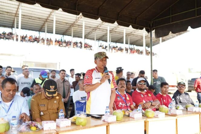
 Wakil Bupati Aceh Selatan, H. Baital Mukadis secara resmi membuka Kualifikasi Pra Pora IV 2025 cabor Sepakbola di Stadion Ludung Meukong, Krueng Batu, Kecamatan Kluet Utara, Selasa (24/6/2025). 