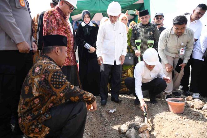 
 Peletakan Batu Pertama SMK Muhammadiyah Banda Aceh oleh Menteri Menteri Pendidikan Dasar dan Menengah didampingi Wagub Aceh Fadlullah, Jum'at, 27 Juni 2025
