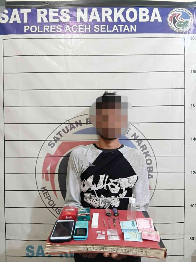 
 Residivis Kembali Diringkus Satresnarkoba Polres Aceh Selatan, Lima Paket Sabu Diamankan