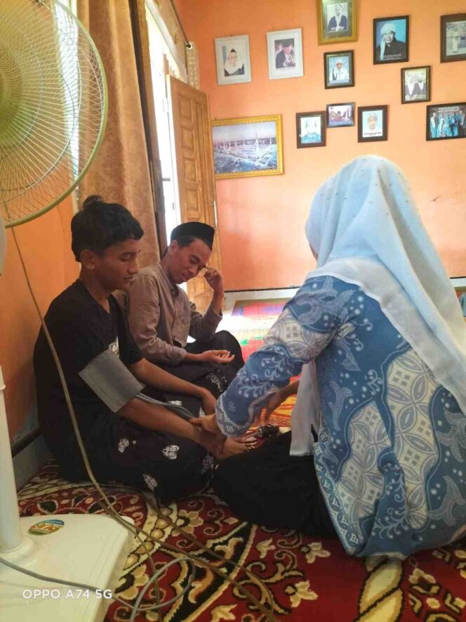 
 Belasan Santri Sakit, Puskesmas Drien Jalo Gerak Cepat Layani Kesehatan di Dayah Meukek