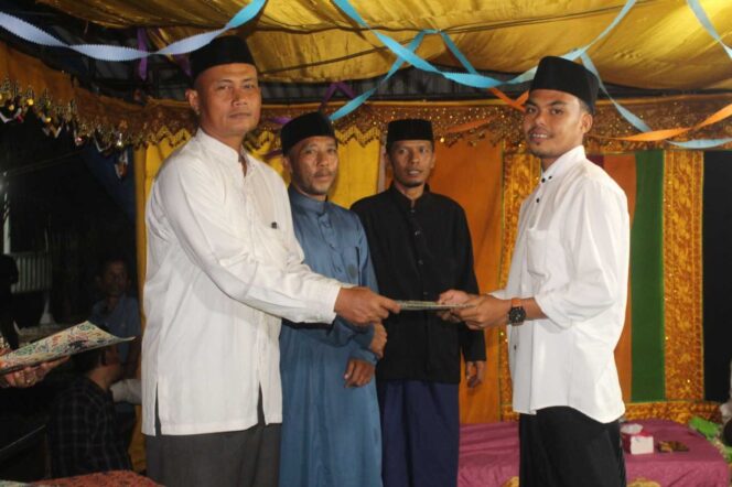 
 Penyerahan Ijazah Perdana Santri Dayah Raudhatul Hidayah Al-Aziziyah Berlangsung Khidmat