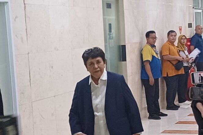 
 Calon Duta Besar Republik Indonesia untuk Jepang, Nurmala Kartini usai menjalani ujian kelayakan dan kepatutan dengan Komisi I DPR RI, Sabtu (5/7/2025)