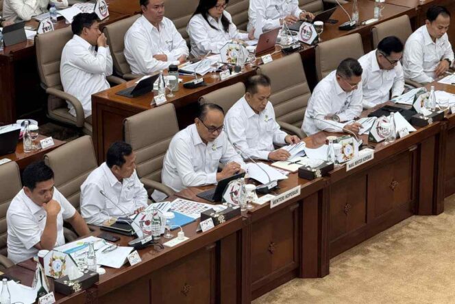 
 Budi Arie Pamer 80 Ribu Kopdes Merah Putih Terbentuk, Rieke :Saya Harus Bilang Wow Gitu?