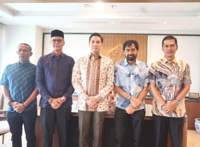 
 Bertemu Fraksi Gerindra DPR RI, Gubernur Aceh Minta Dukungan Revisi UUPA Hingga Pengelolaan Blang Padang