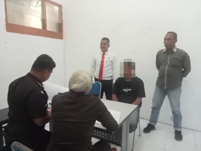 
 Pelimpahan Tahap 2,Polsek Trumon Timur Serahkan Kasus Penganiaan ke Kejaksaan