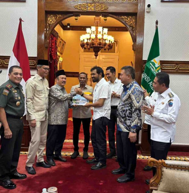 
 Mualem Serahkan Usulan Pembangunan Terowongan Geurutee ke Menteri PPN/Bappenas