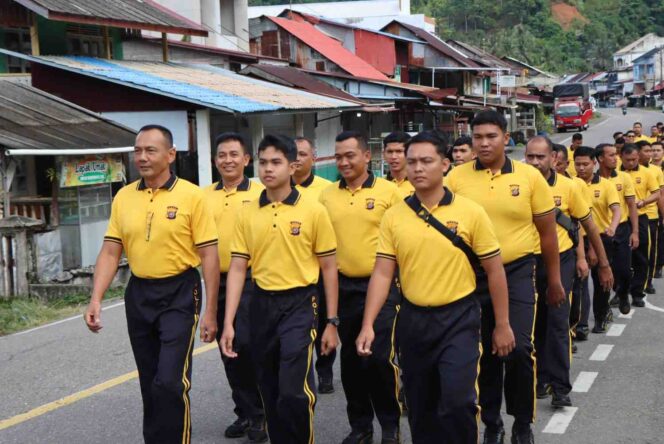 
 Jumat Sehat Polres Aceh Selatan: Jalan Santai, Bangun Semangat dan Kesehatan