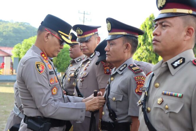 
 Kapolres Aceh Selatan Pimpin Sertijab Kasat Lantas dan Kapolsek Sawang