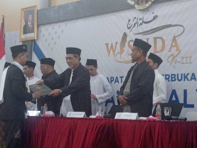 
 Prosesi Wisuda Mahasantri di Dayah Darussalam,Labuhan Haji Barat, Sabtu 9 Agusti 2025