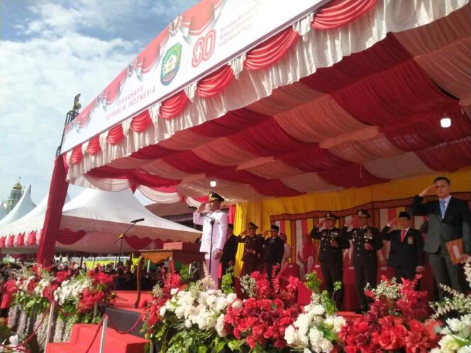 
 Bupati Abdya Dr Safaruddin S Sos MSP bertindak sebagai Inspektur Upacara pada HUT RI ke-80 tahun 2025 di Kabupaten Aceh Barat Daya, Minggu, 17 Agustus 2025.