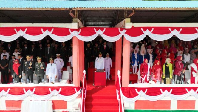 
 Kapolres Aceh Selatan Mengikuti Upacara HUT RI kr 80 di Lapangan Naga Tapaktuan, Minggu 17 Agustus 2025