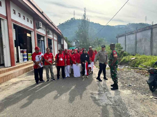
 Pembukaan Jalan Santai Dalam Rangka HUT RI ke 80 di Kecamatan Labuhan Haji, Senin 18 Agustus 2025
