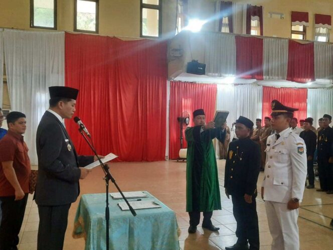 
 Bupati Aceh Selatan H.Mirwan melantik PJ Keuchik dan Imum Mukim, Senin 11 Agustus 2025 di Gedung Rumoh Agam Tapaktuan.