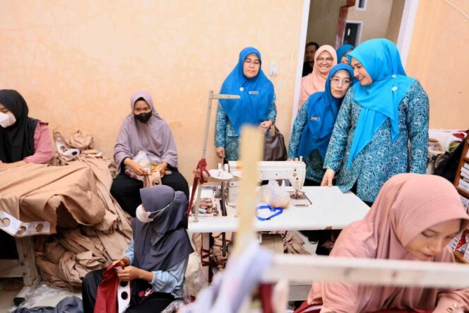 
 Kak Ana Kunjungi Tempat Produksi Konveksi Terjangkau dan Berkualitas di Aceh Utara