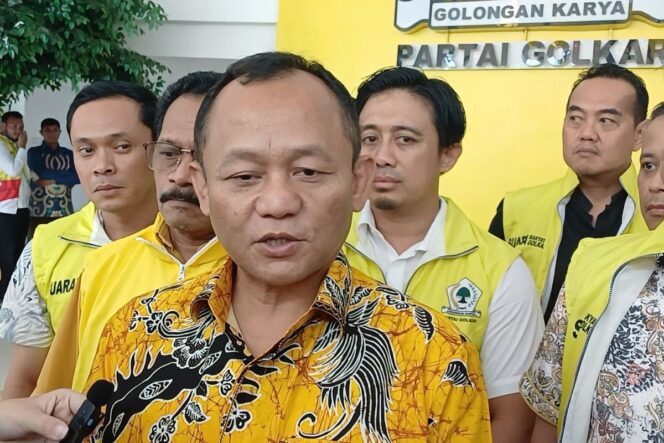
 Sekretaris Jenderal (Sekjen) Partai Golkar, M. Sarmuji
