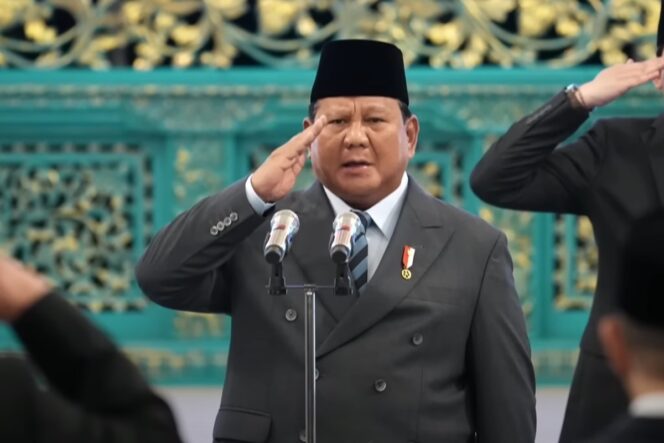 
 Prabowo Berikan Surat Terima Kasih ke 5 Menteri yang Kena “Reshuffle”