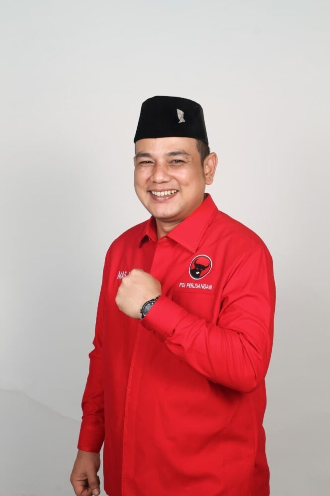 
 Politisi PDI-P Masady Manggeng