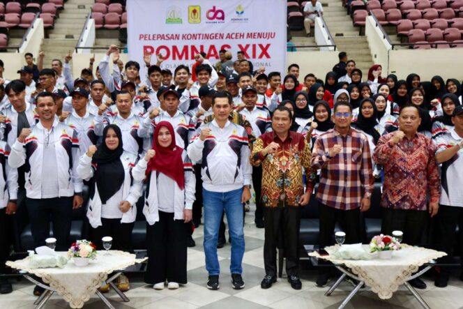 
 Sekda Aceh M.Nasir Melepas Kontingen BAPOMI Aceh ke POMNAS 19, Selasa 16 September 2025