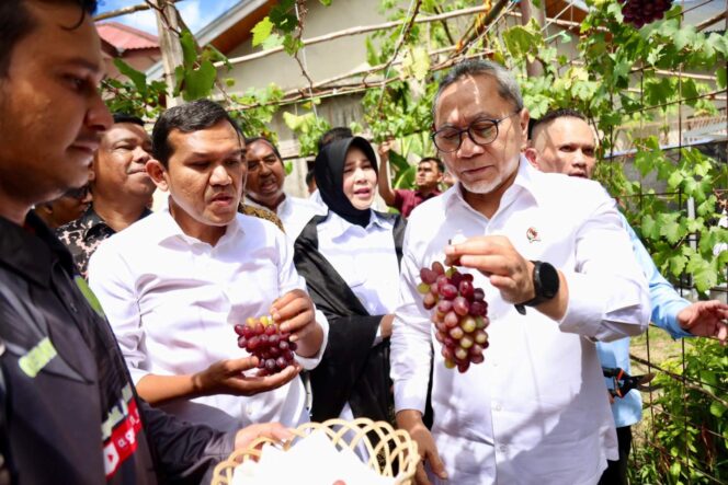 
 Wagub dan Menko Pangan Tinjau Koperasi Desa Merah Putih di Banda Aceh