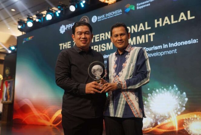 
 Pemerintah Aceh Raih Dua Penghargaan di Ajang Indonesia Muslim Travel Index 2025