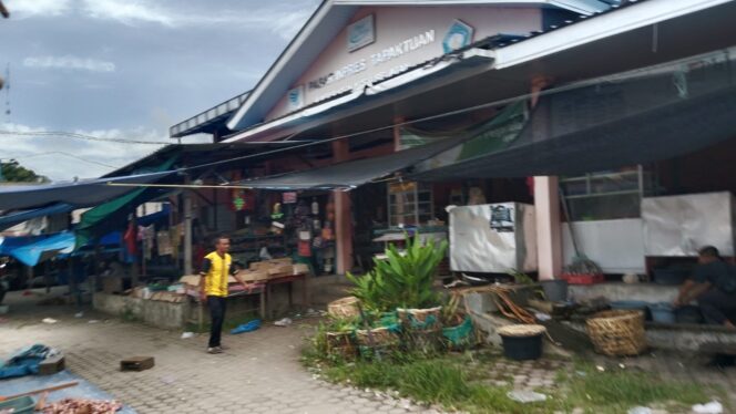 
 Parah, Bupati Aceh Selatan Diduga Hentikan Gaji Petugas Kebersihan Pasar Inpres Tapaktuan