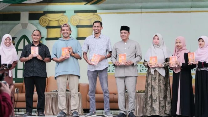 
 18 Alumni Dayah Modern RIAB Launching Buku Antologi