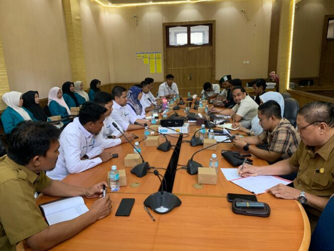 
 Komisi II DPRK Gelar Pertemuan dengan Aliansi Mahasiswa Aceh Selatan dan PLN