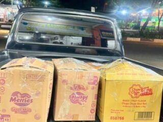 CCDE Bantu Peralatan Tulis ke SMPN 6 Baktiya