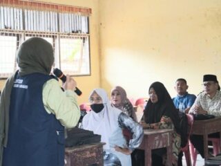 Tim PKM UNESA Dampingi Guru di Aceh Tamiang