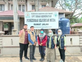 PKM UNESA Salurkan Donasi Obat dan Pulihkan Kesehatan Gigi Warga Pascabanjir