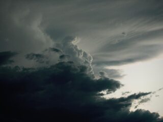 Cuaca Ekstrem Masih Mengintai, BMKG Imbau Pemudik Waspada Hujan Lebat di Wilayah Aceh Selatan