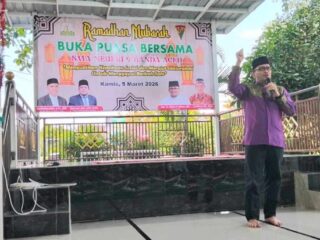 Penyerahan Sembako dan Tausyiah Iringi Buka Puasa di SMAN 9 Banda Aceh
