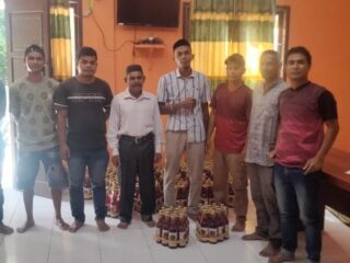 Jelang Idul Fitri, Pemerintah Gampong Alur Mas Salurkan Paket Megang