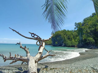Liburan Idul Fitri,Pantai Batee Puteh Mulai Didatangi Pengunjung