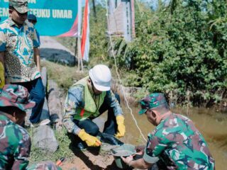 Bupati Mirwan Hadiri Peletakan Batu Pertama Pembangunan Jembatan Armco di Kecamatan Pasie Raja