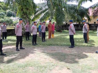 Brimob Aceh Jaya Bersama Masyarakat Gelar Baksos di Temmat Ibadah dan Pesisir Pantai