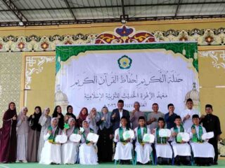 Bahagia Bersama Al-Qur’an, 8 Santri Ikuti Takrimul Hafidzin di Pesantren Modern Al Zahrah