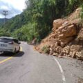 Bekas Longsoran Batu Menggantung di Jalur Tapaktuan–Medan, Ketua RAPI Aceh Selatan Desak Penanganan Cepat