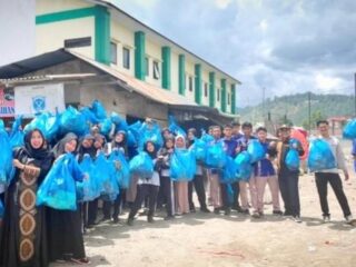 Peringati Hardiknas, SMAN 8 Takengon Unggul Lakukan Aksi Nyata Peduli Lingkungan
