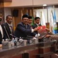 Gubernur Aceh Hadiri Paripurna DPRA Penyampaian Rekomendasi LKPJ 2025
